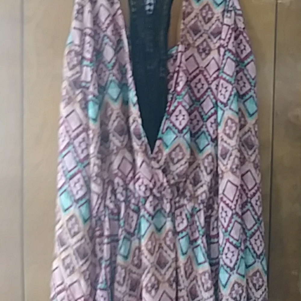 Aztec designed blouse - Picture 3 of 3